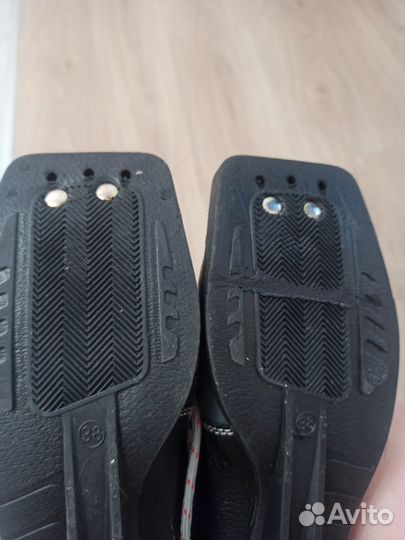 Лыжные ботинки 38р
