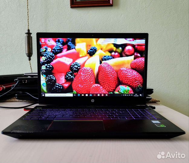HP Gaming 15-cx003ua i5-8300H/8/1Tb SSD gtx1050ti