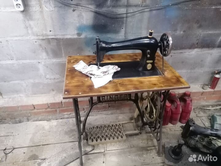 Швейная машинка зингер 16к33
