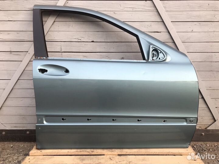 Дверь передняя правая для Мерседес W220