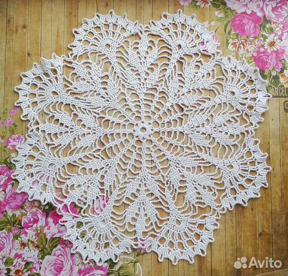 Салфетка ажурная ручной работы