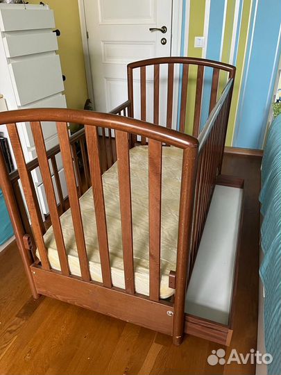 Детская кроватка