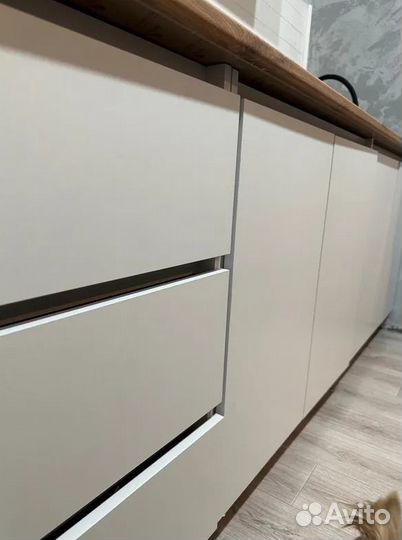 Кухонный гарнитур новый в наличии