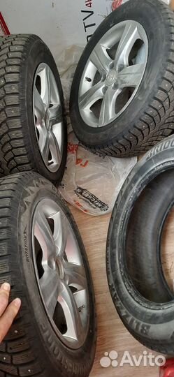 Bridgestone Blizzak Spike-01 205/60 R16