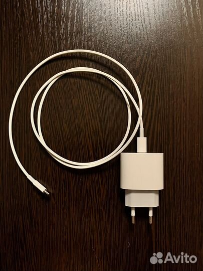 Зарядное устройство для телефона iPhone