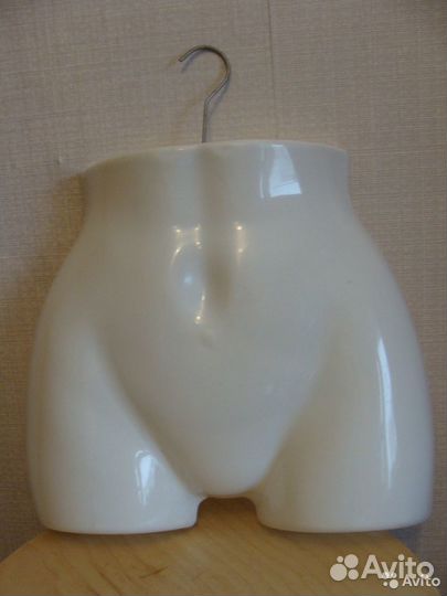 Вешалки и Голицы и Пояс elisabetta franchi Италия