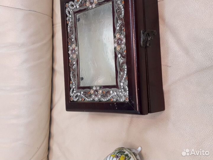 Шкатулка со стразами деревянная