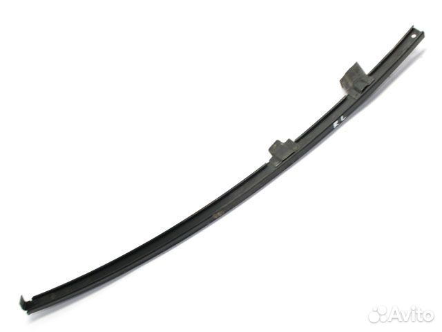 Направляющая стекла двери Mitsubishi Carisma