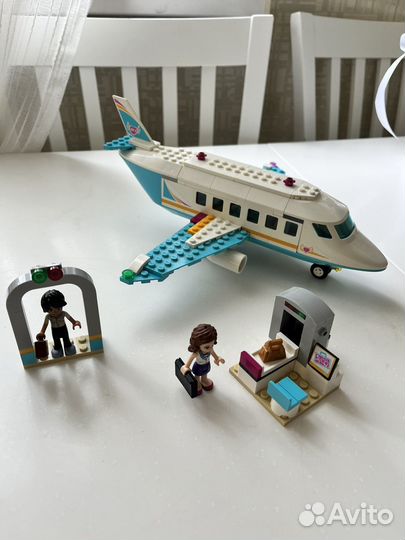41100 lego friends частный самолет