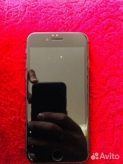 Телефон iPhone 8 64 gb