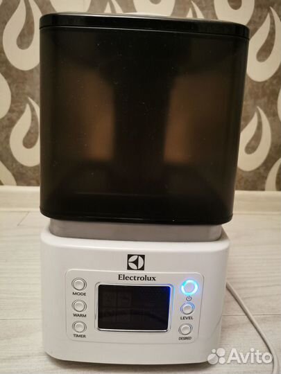 Увлажнитель воздуха Electrolux EHU-3515D черный