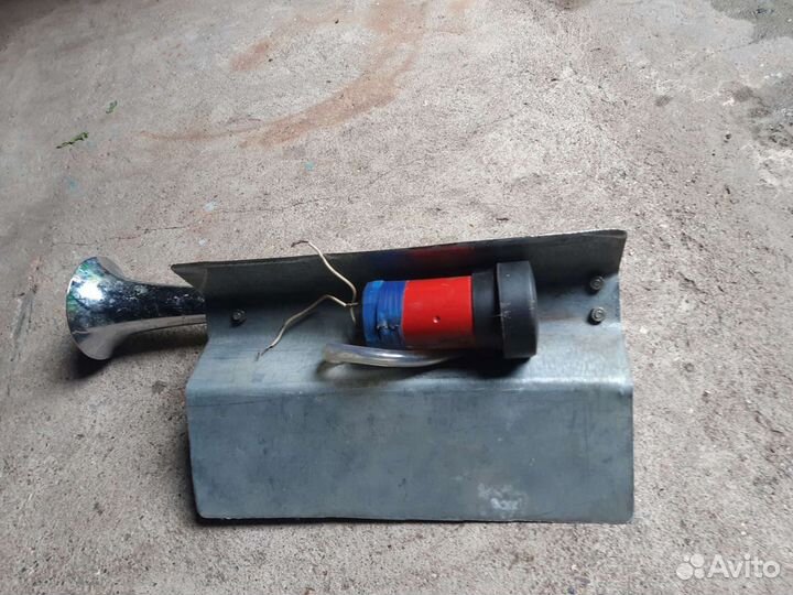 Воздушный сигнал с компессором