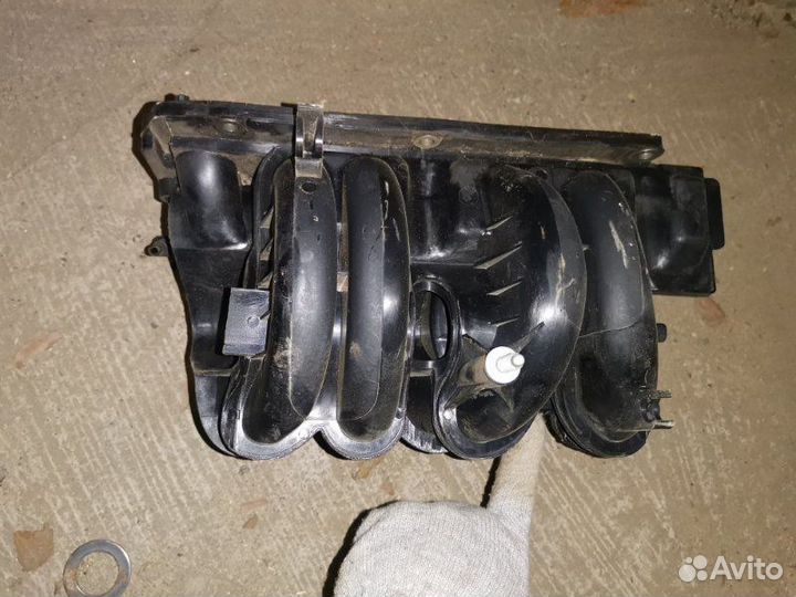 Коллектор впускной Renault Logan LS0G/LS12 2007