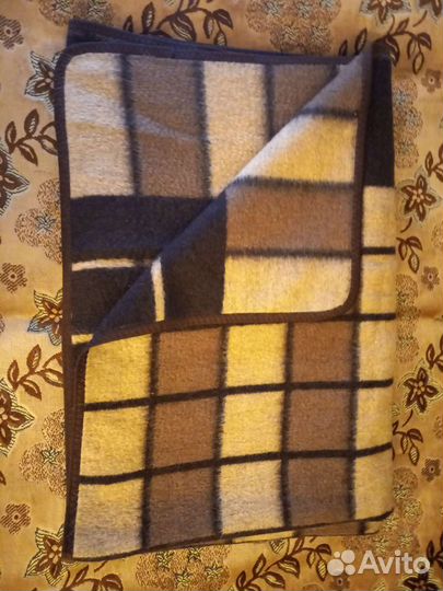 Одеяло полушерстяное