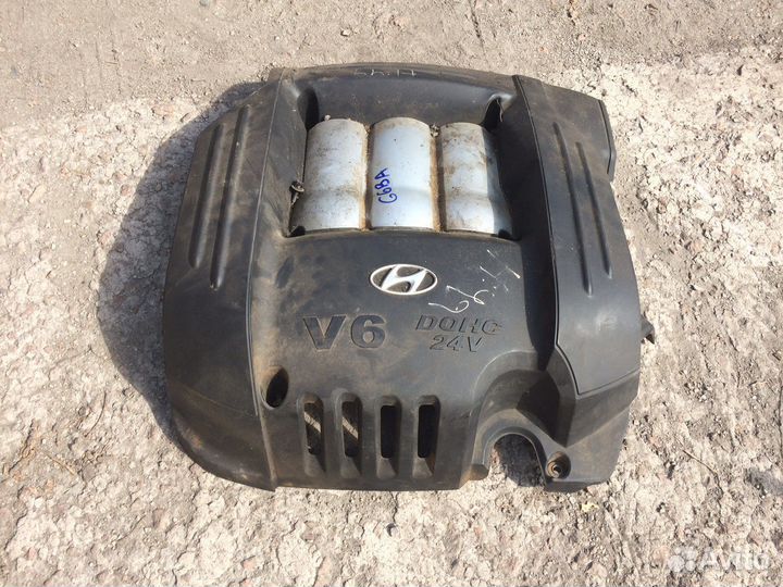 Декоративная крышка двигателч Hyundai santa fe 2.7