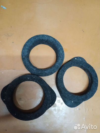 Подставки под динамики