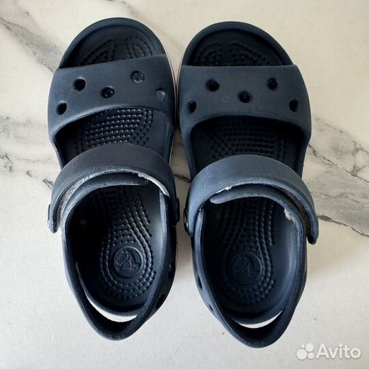 Crocs 25
