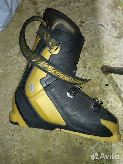 Горнолыжные ботинки