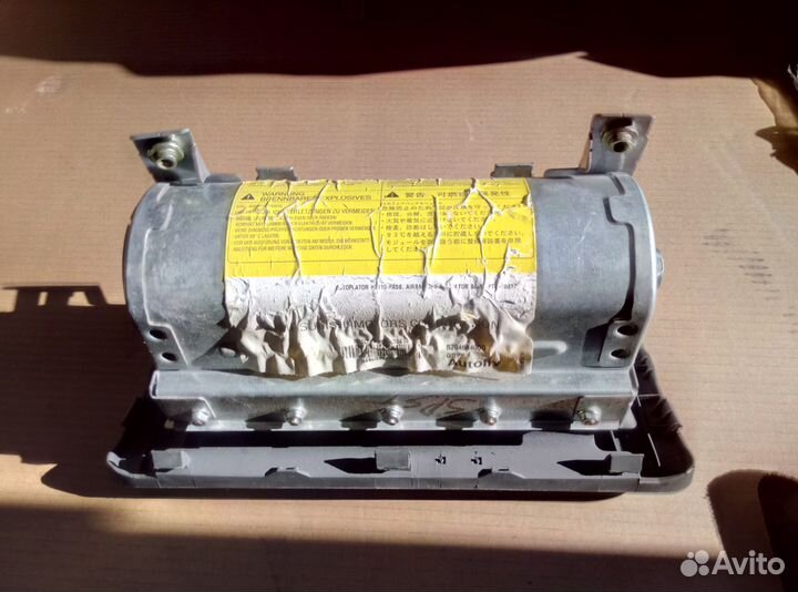 Подушка безопасности пассажирская Mitsubishi