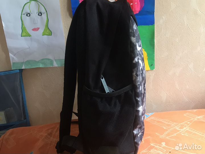 Школьный рюкзак для школьника