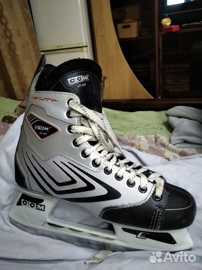 Коньки хоккейные