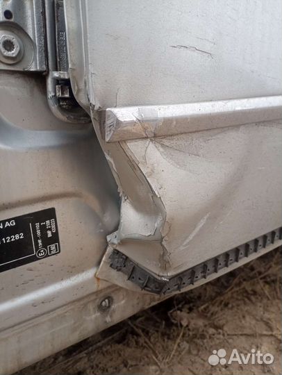 Задняя левая дверь Volkswagen Passat B6