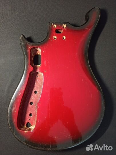 Корпус бас гитары Урал