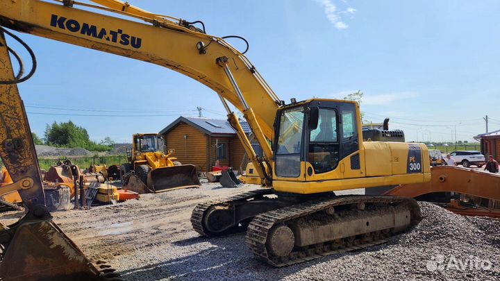 Гусеничный экскаватор Komatsu PC300-8, 2011