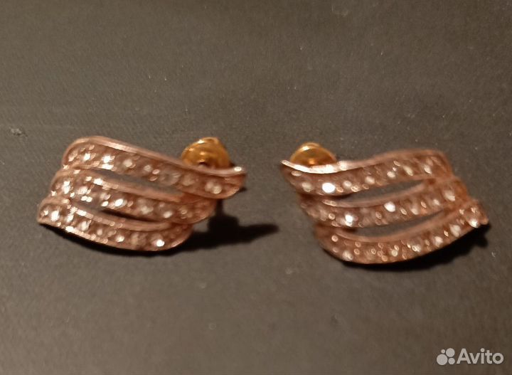 Серьги-гвоздики с камушками