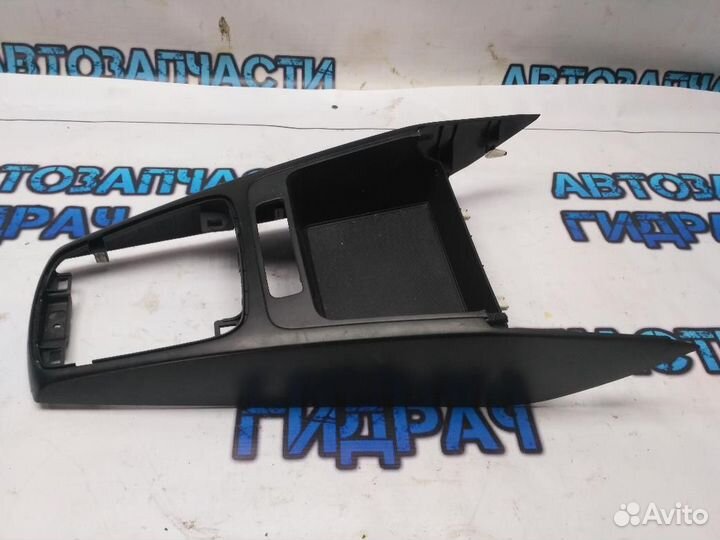 Накладка на кулису кпп Kia Rio 4 84681H0100 Отличн