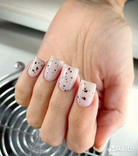 Маникюр и педикюр