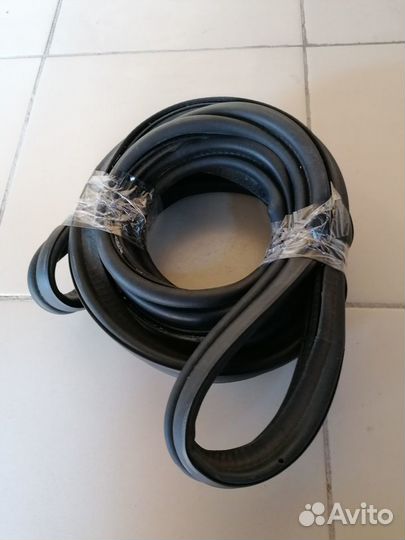 BMW E60 Уплотнитель крышки багажника с Японии