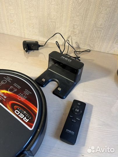 Робот пылесос RED evolution RV-R571