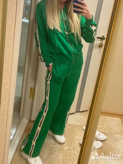 Спортивный костюм