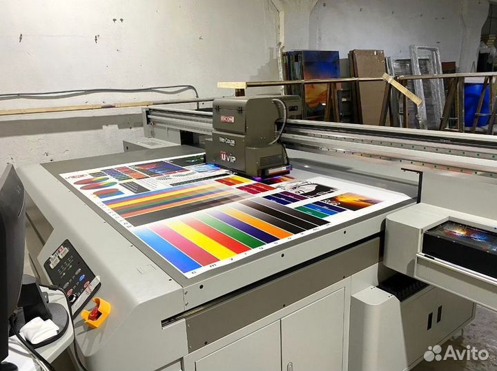 Планшетный уф-принтер