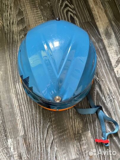 Горнолыжный шлем