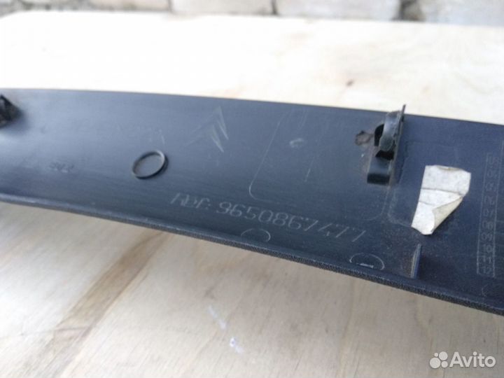 Накладка крышки багажника Ситроен С4 купе