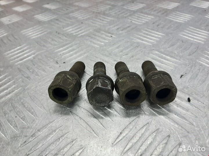 Болт Renault Scenic рест. 2000 8200030701