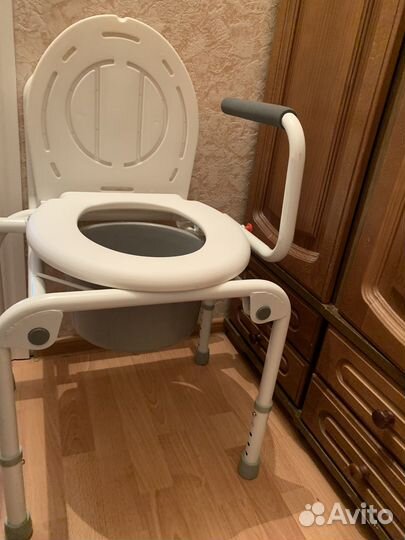 Санитарный стул туалет