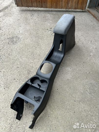 Подлокотник Honda Fit GD