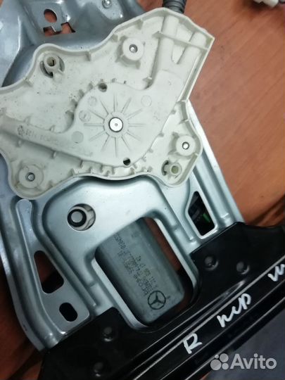 Стеклоподъемник Mercedes W203