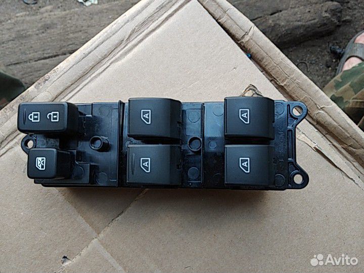 Блок стеклоподъемника Mitsubishi Outlander 3