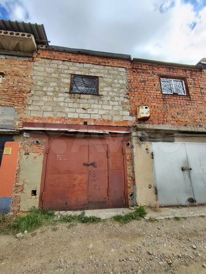 Гараж, > 30 м²