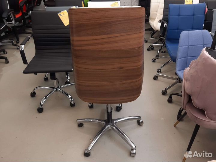 Кресло руководителя TopChairs Crown бежевое