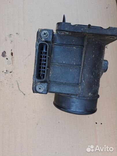 Датчик расхода воздуха Митсубиси Галант 7