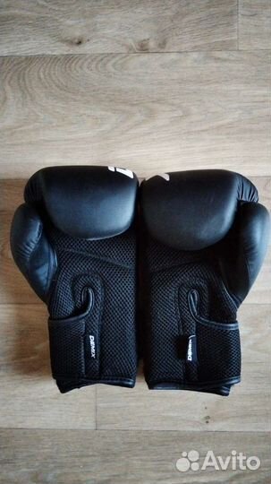 Боксерские перчатки 8oz