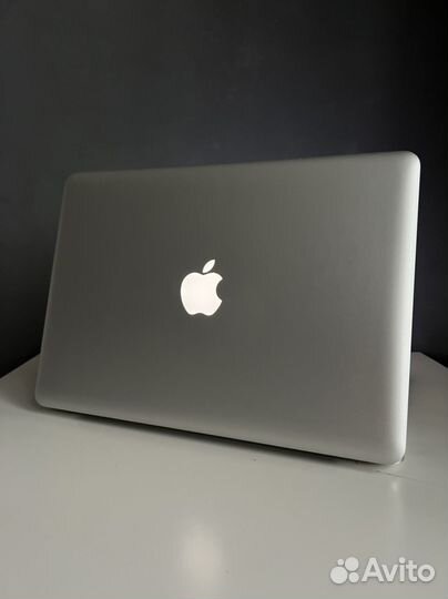 Прекрасный ноутбук Apple Macbook pro 13