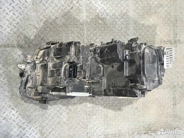 Фара правая (Volkswagen Tiguan)