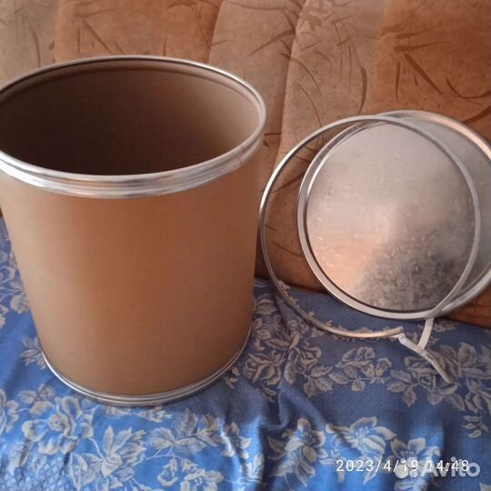 Емкость из прессованого картона