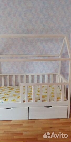 Детская кровать домик